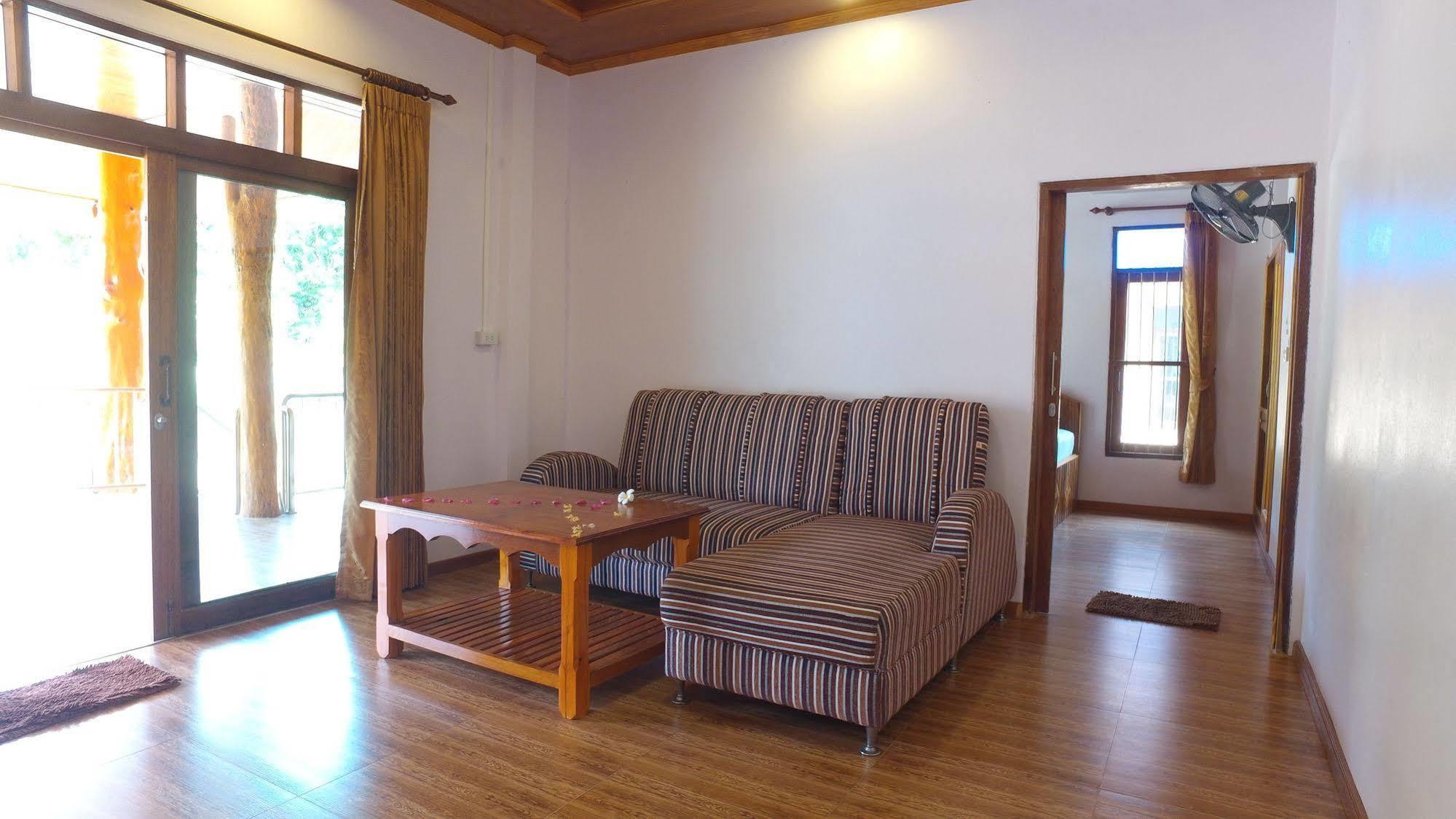 Bor Hin Resort Baan Tai Exterior foto