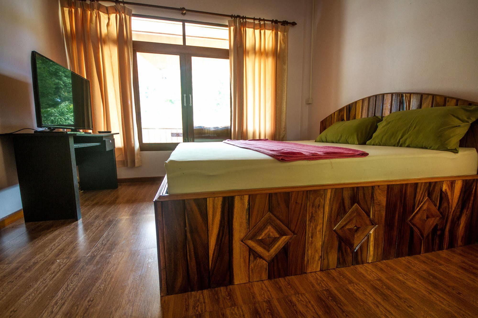 Bor Hin Resort Baan Tai Exterior foto
